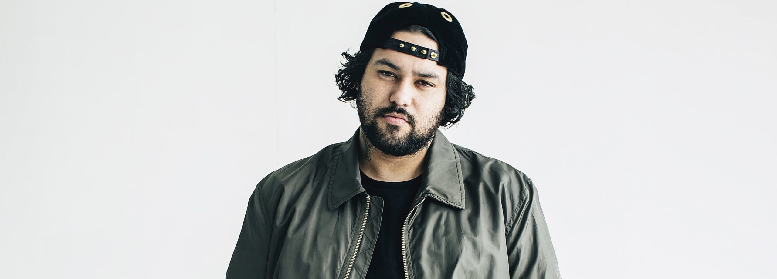 Deorro Enlists Kura and Alex Rose for Latin-infused “Me Siento”