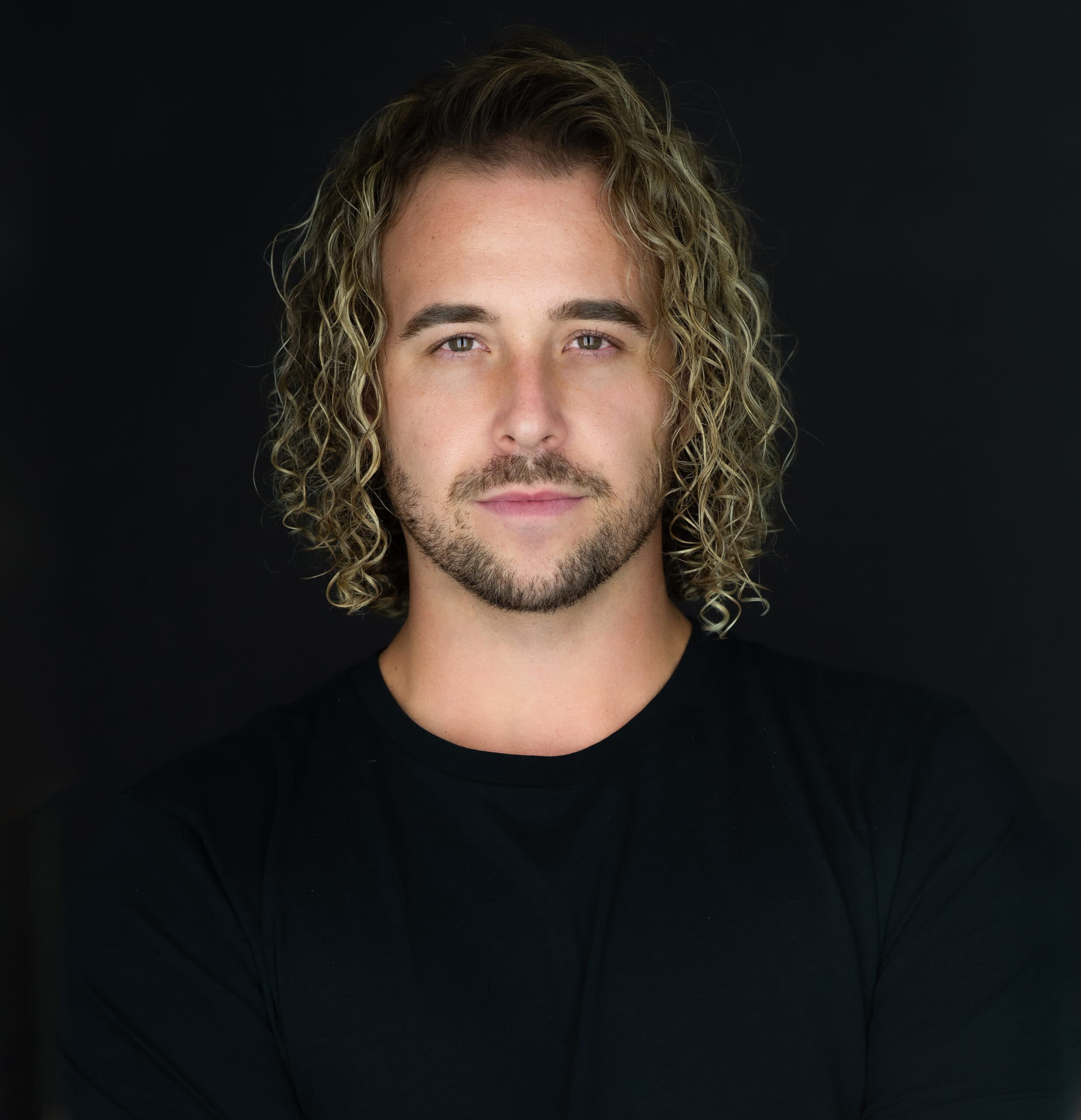 Zander Shine Joins Us For an Exclusive Interview: Diving into The Musical Influences That Inspire His Creativity