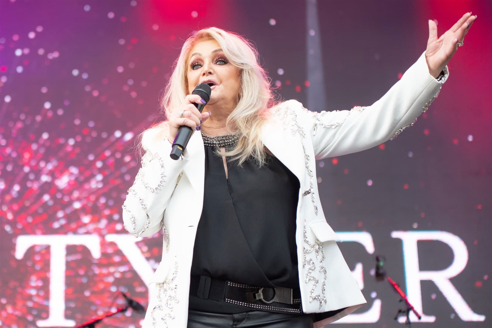 Bonnie Tyler Debuts New Song in Powerful Documentary HOMELESS, Streaming Now