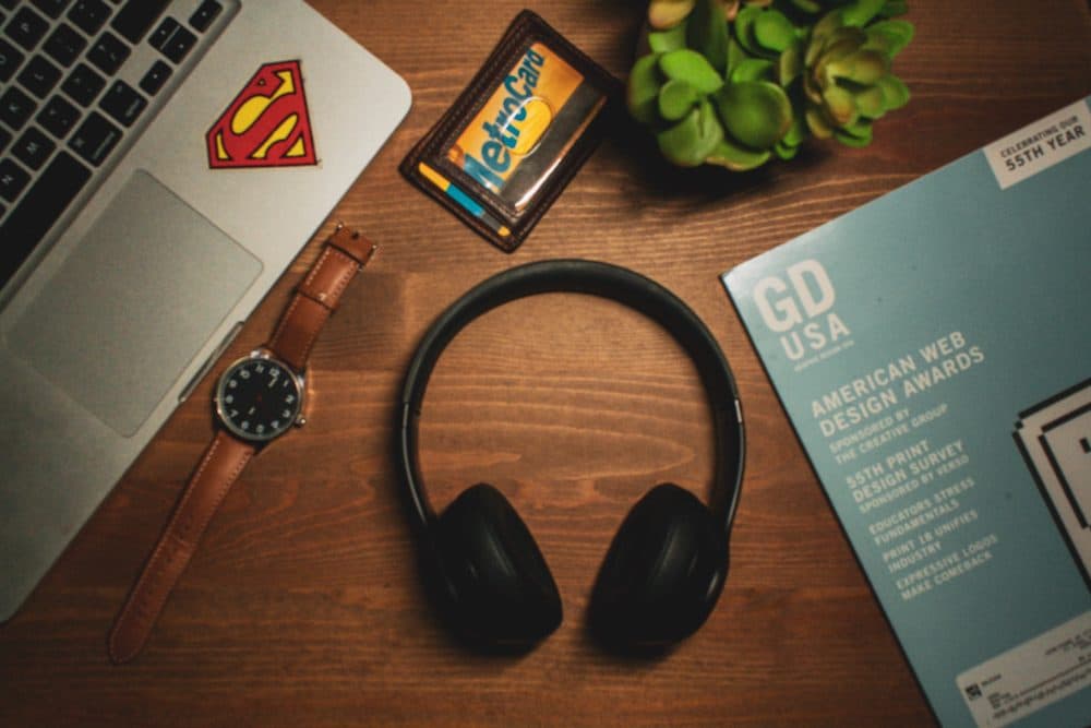 Best Noise-cancelling Wireless Bluetooth Headphones For Travelling: Bose, Sony & Jabra
