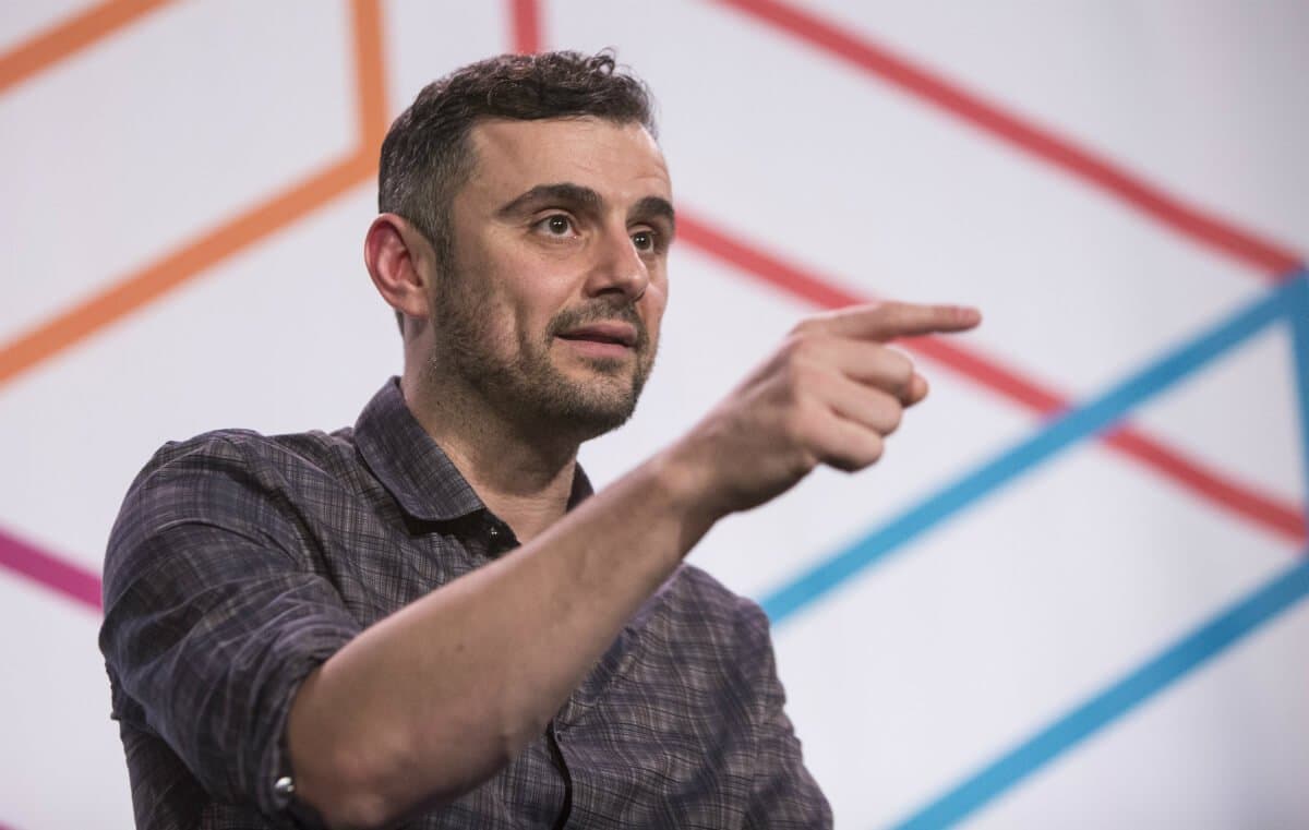 Podcast: Gary Vee Gives $1,000 To A Caller To Fly To LA