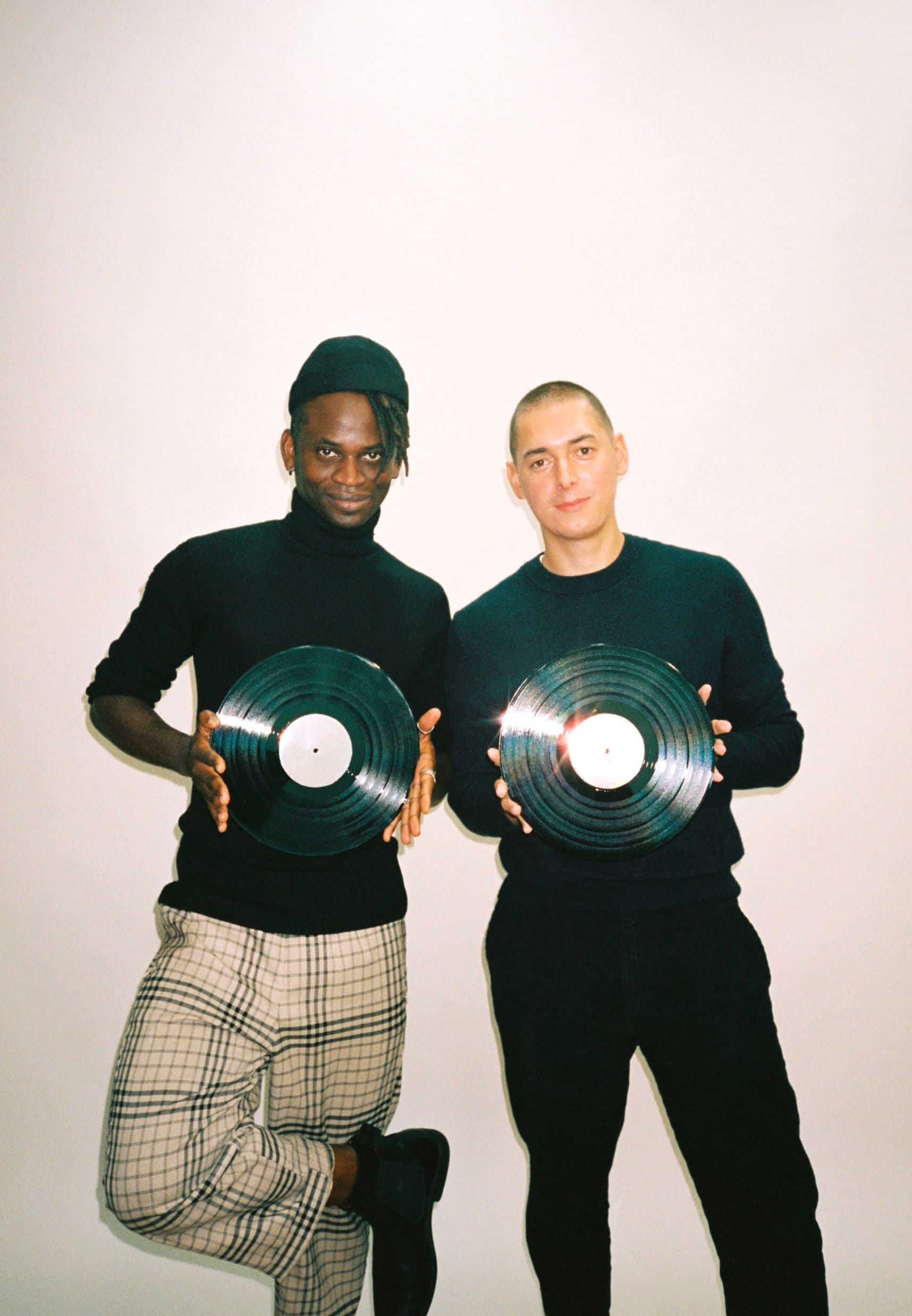Darius and Wayne Snow Release Vibrant ‘APOLOGY’