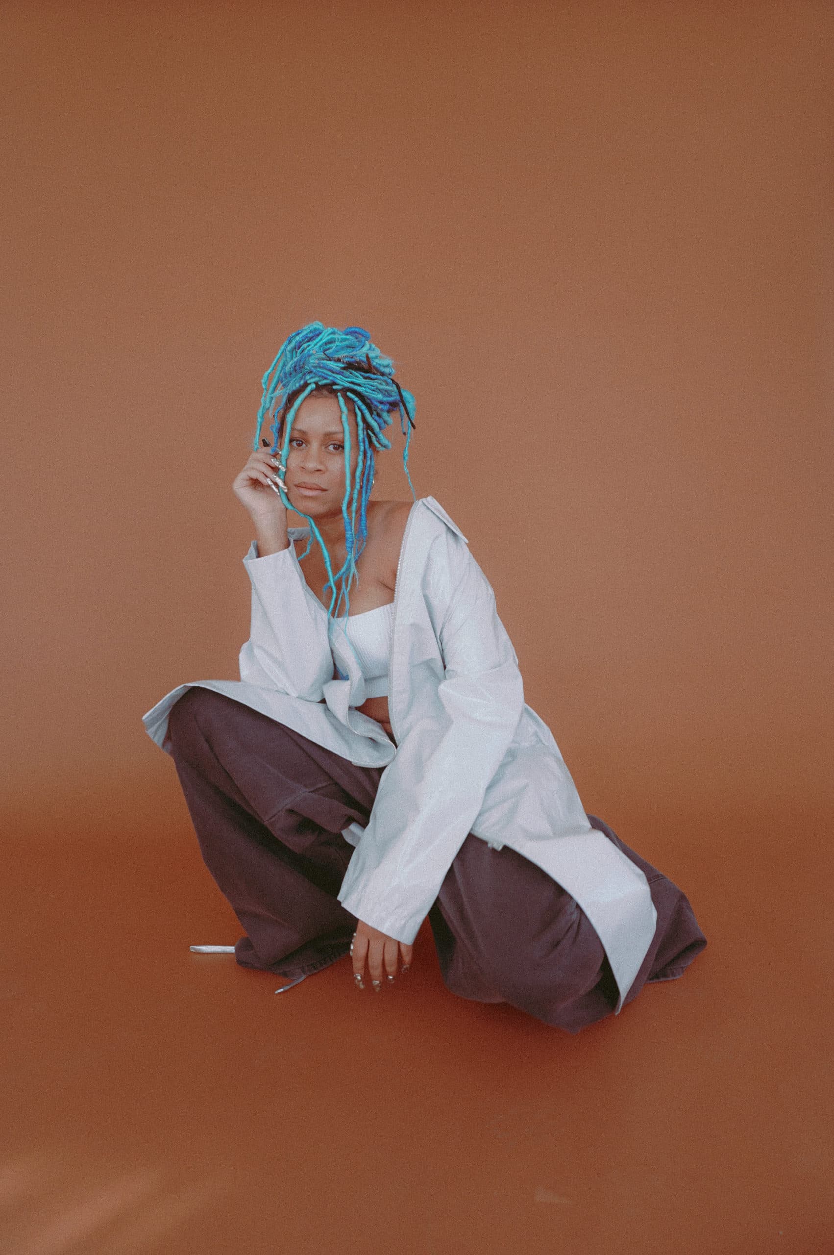 Aluna, Diplo & Durante Team Up For Bubbly House Hit ‘Forget About Me’