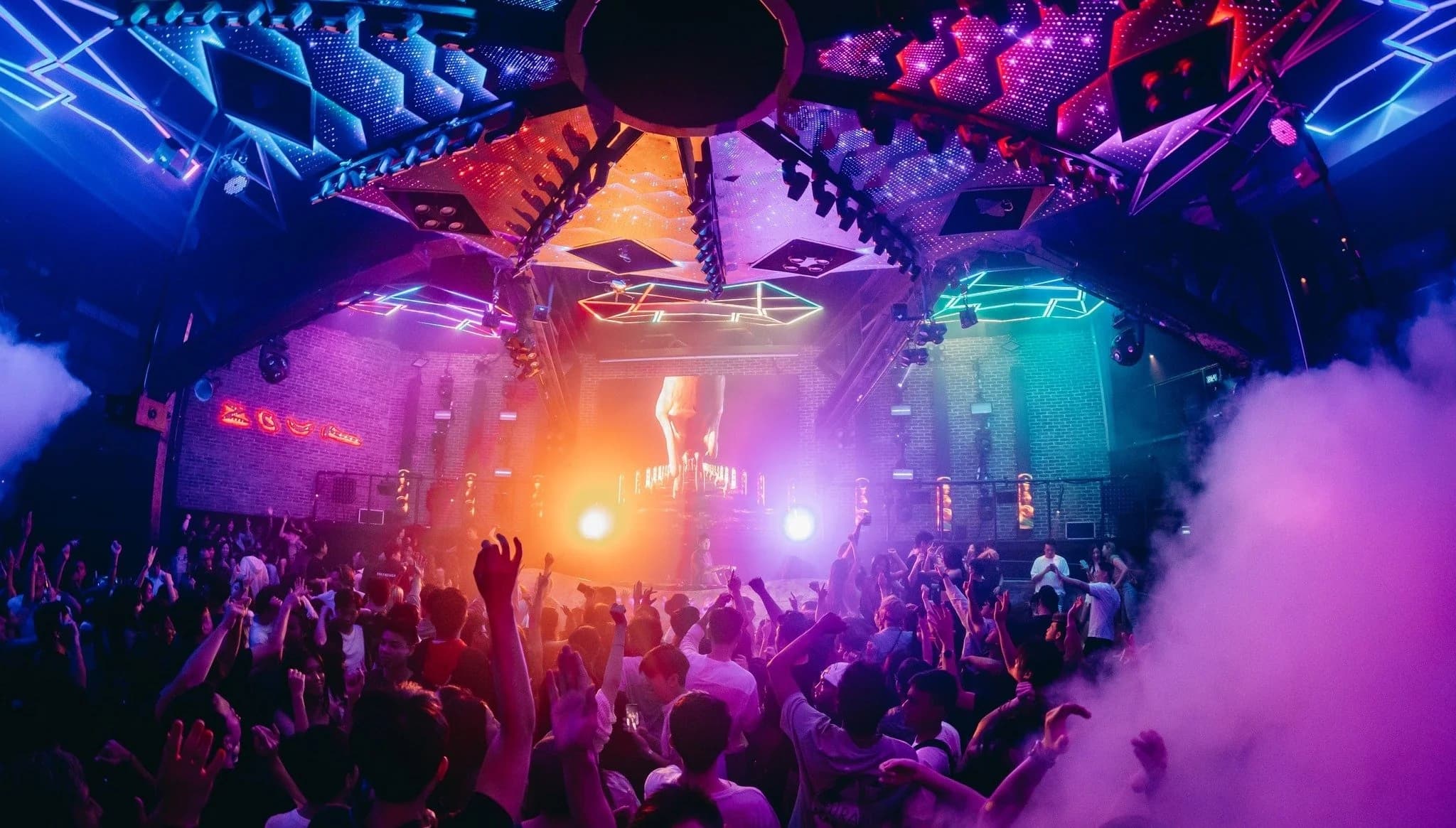 Gen Z Wants Better Nights Out: The UK and US Still Mean Very Different Things by ‘Healthier’ Clubbing