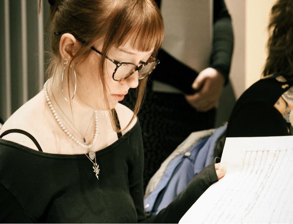 Caitlin Perry Learned to Compose in a Railway Arch in Deptford